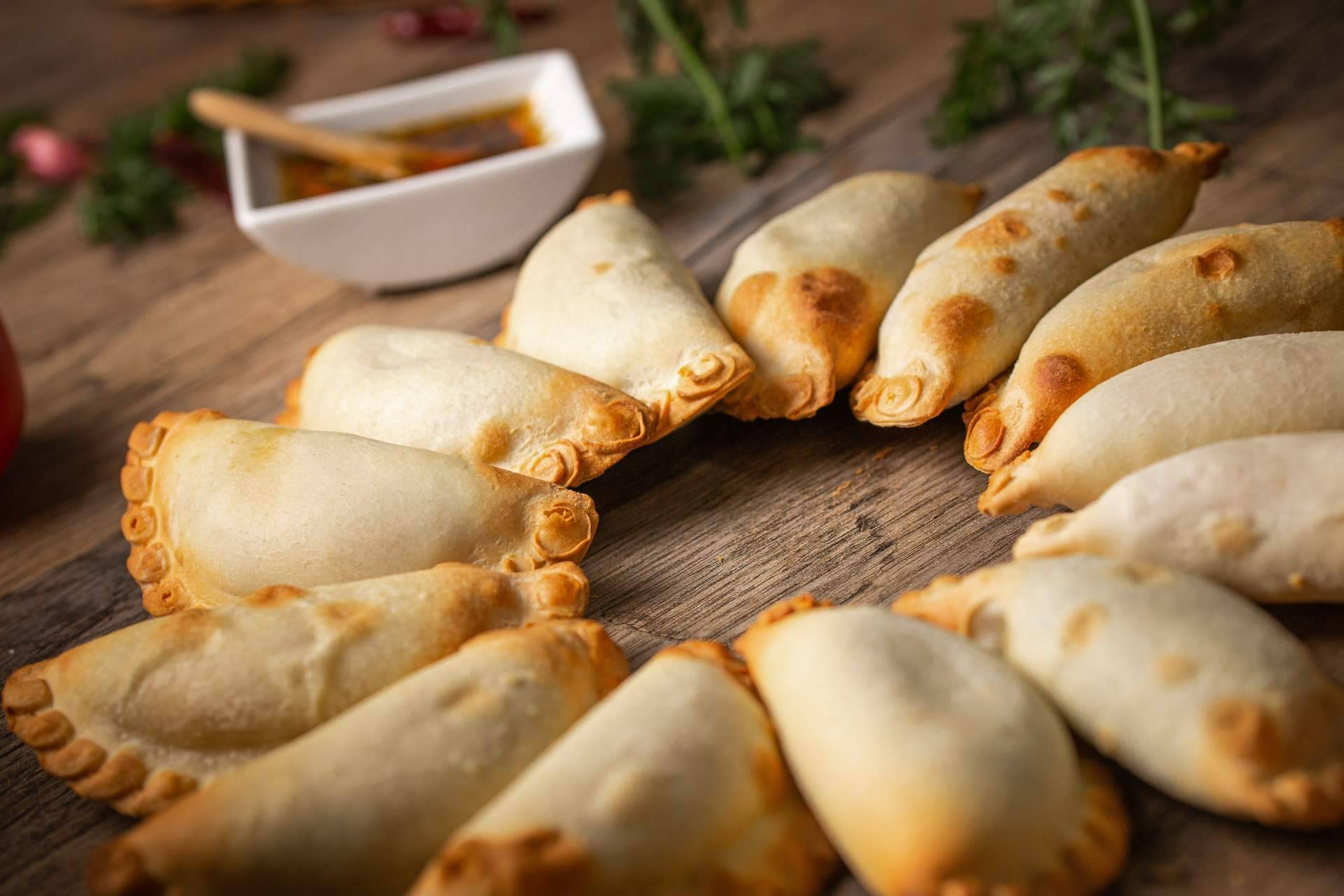 Producción y distribución de empanadas argentinas artesanales al por mayor, la propuesta de El Rosario