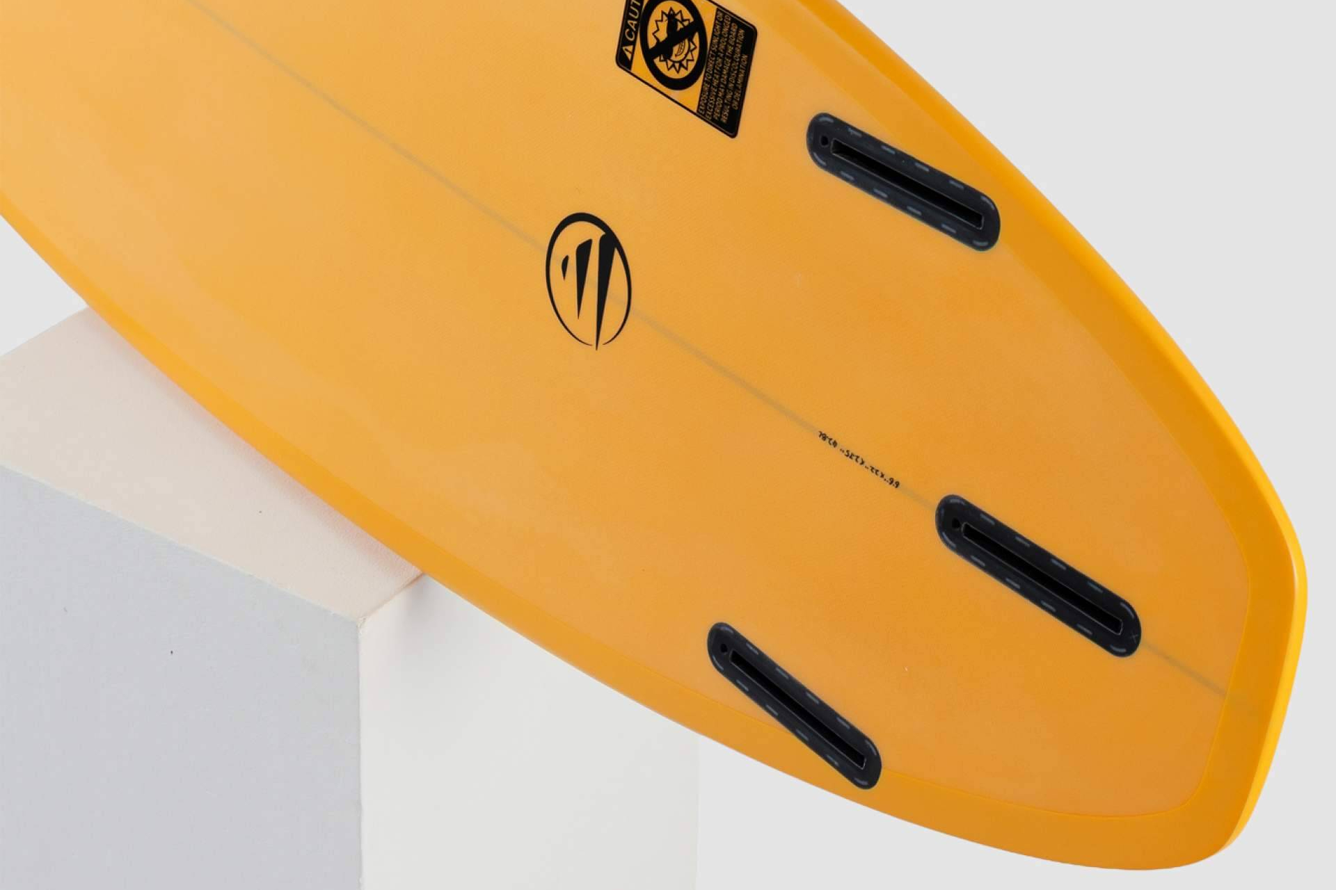 Fly lanza una nueva línea de tablas de surf de fibra