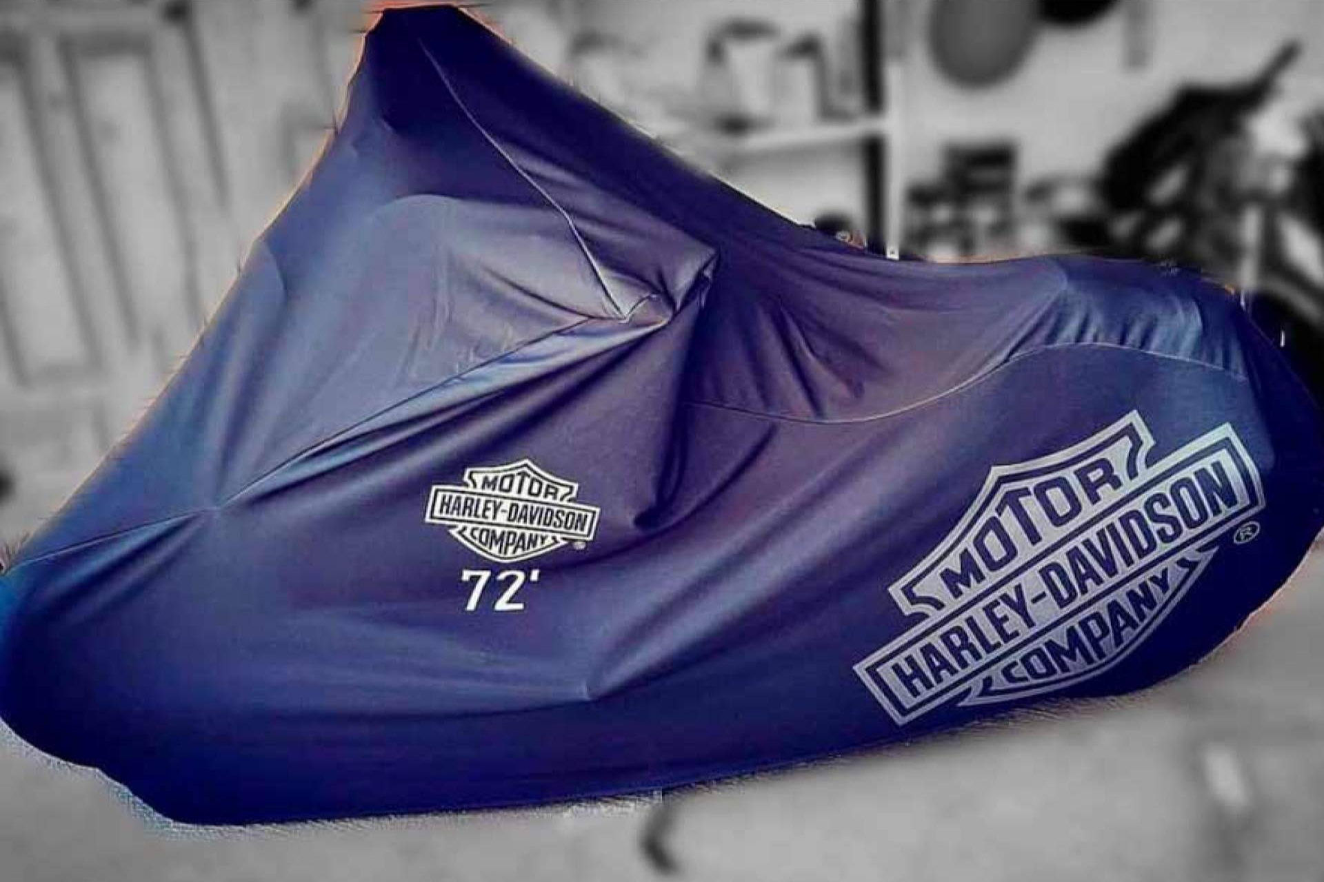 Diseños variados y personalización total, ADHESIVOSEMBARRADOS presenta su nuevalínea de fundas para motos, quads y carcross