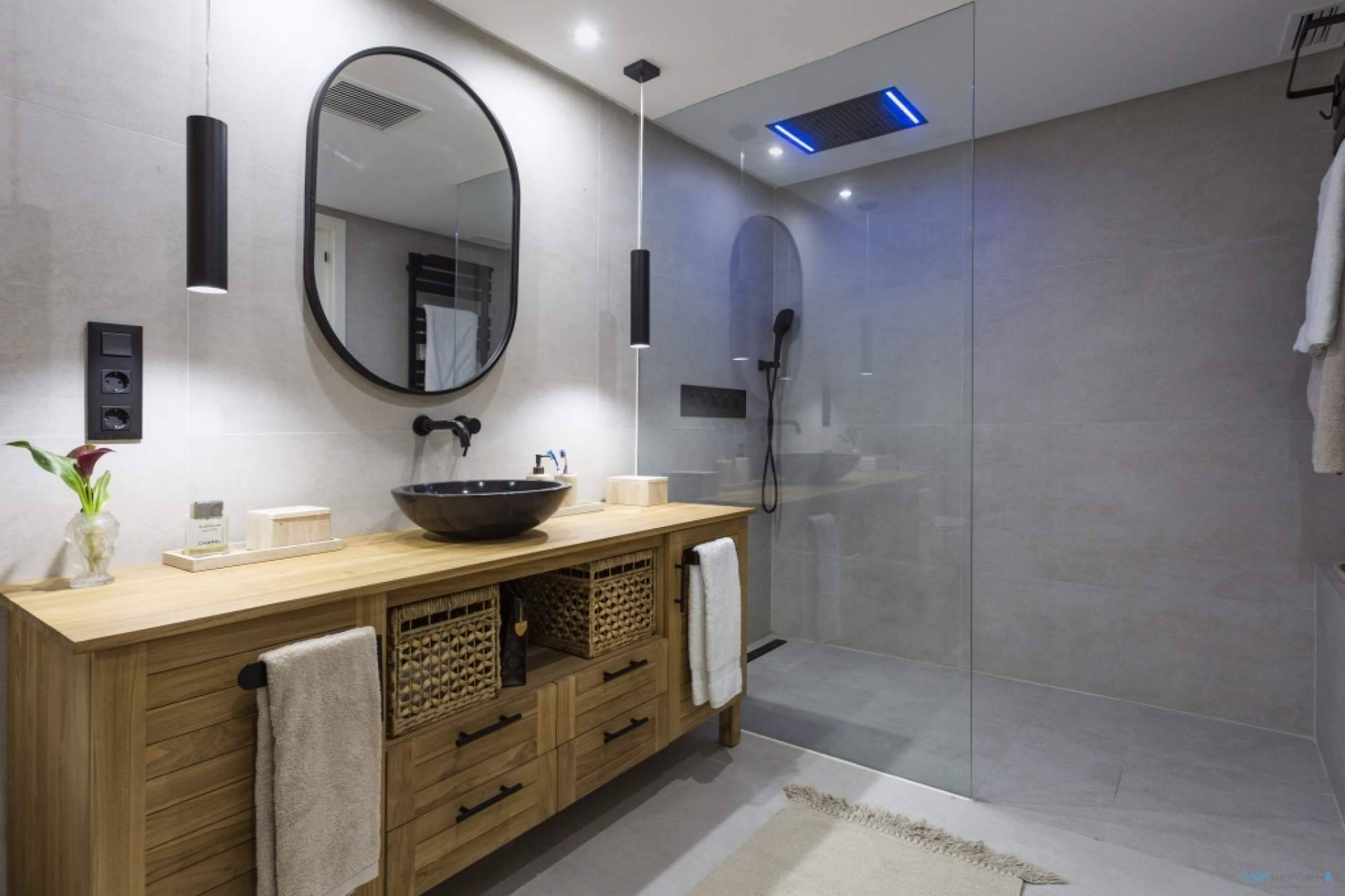 VIP Reformas potencia su red de reformas de baños con más profesionales