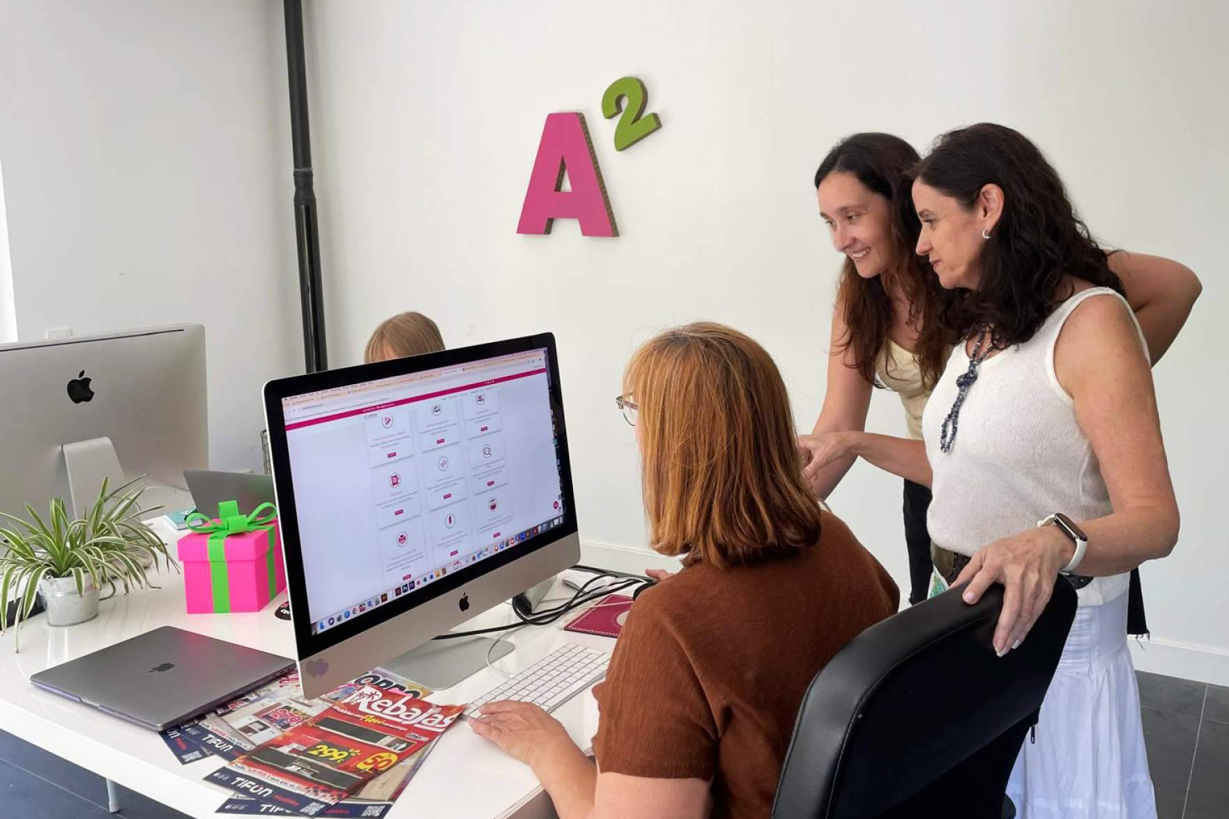 Empresas en Madrid confían en A2 Colores, estudio de diseño gráfico, para desarrollar su identidad 360º
