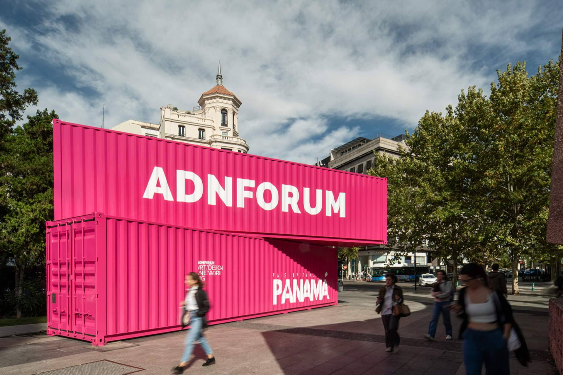 ADN FORUM 2025; arte, diseño y Latinoamérica se encuentran en la Plaza de Colón