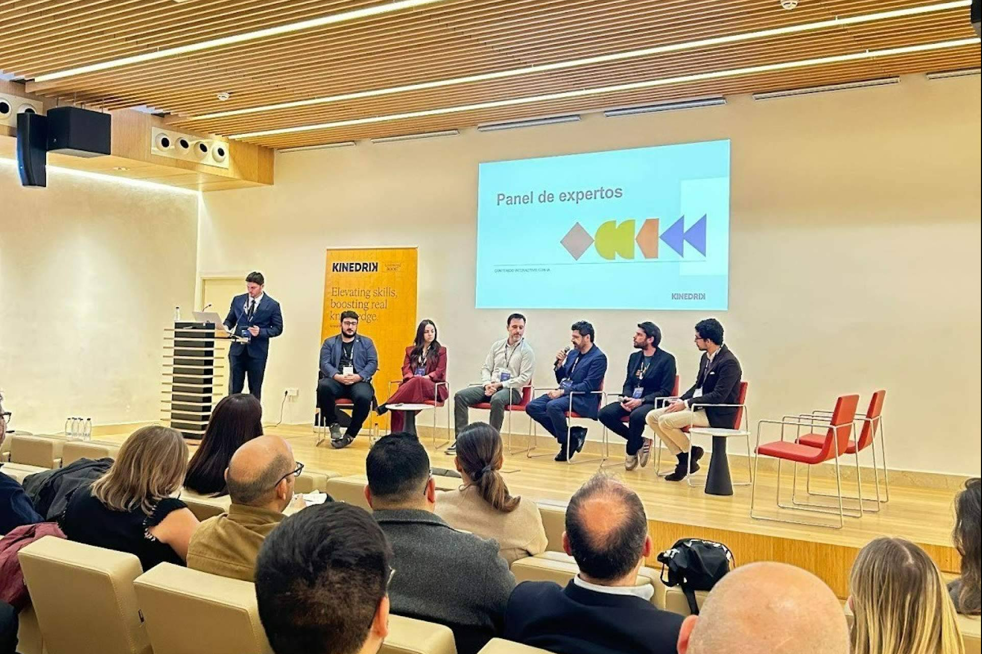 KINEDRIK impulsa la reflexión sobre el papel del talento humano en la era de IA evento Unlimited Boost