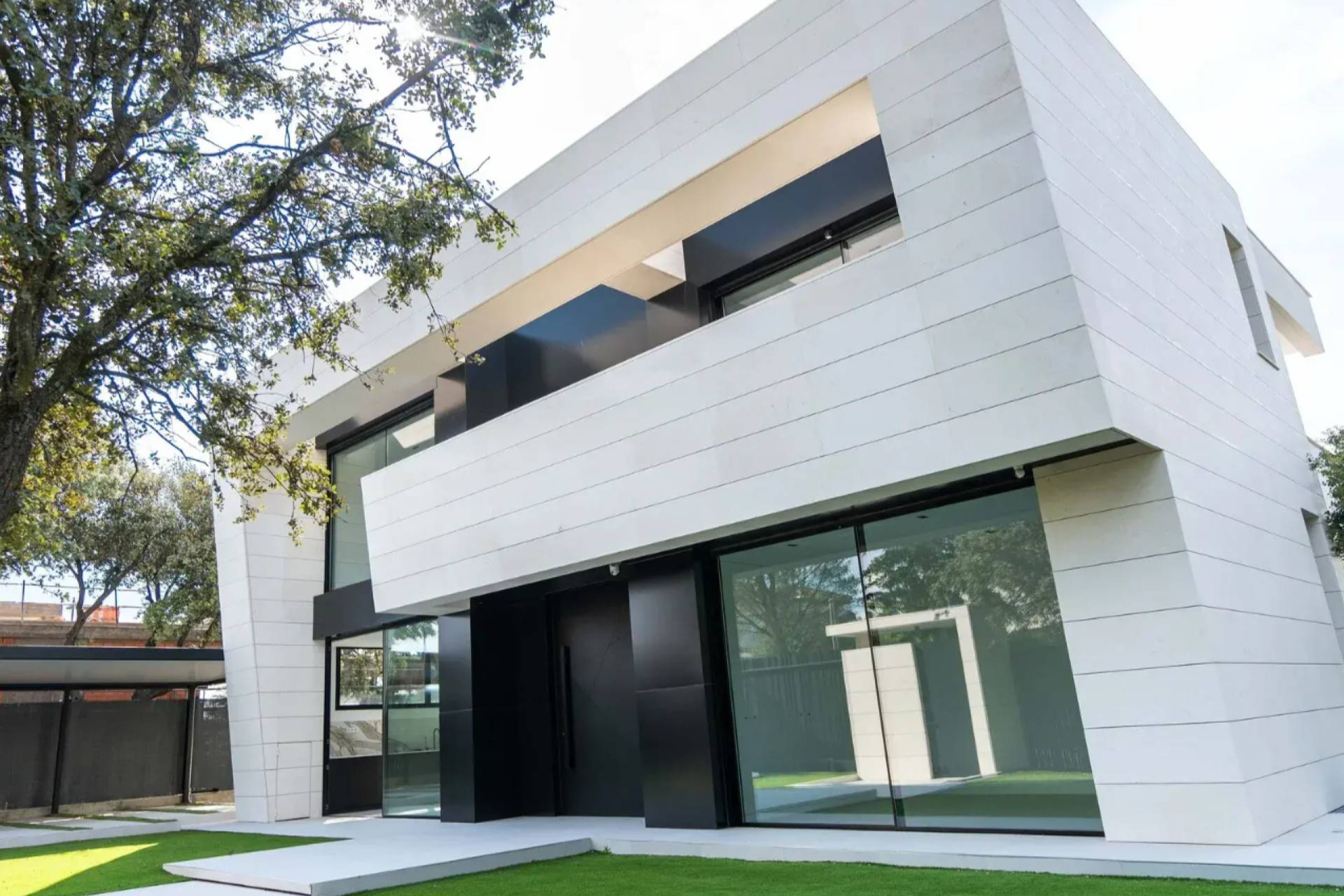 Arquitectura funcional y casas prefabricadas de hormigón en Madrid centran la propuesta de Fran Cortés Arquitectos