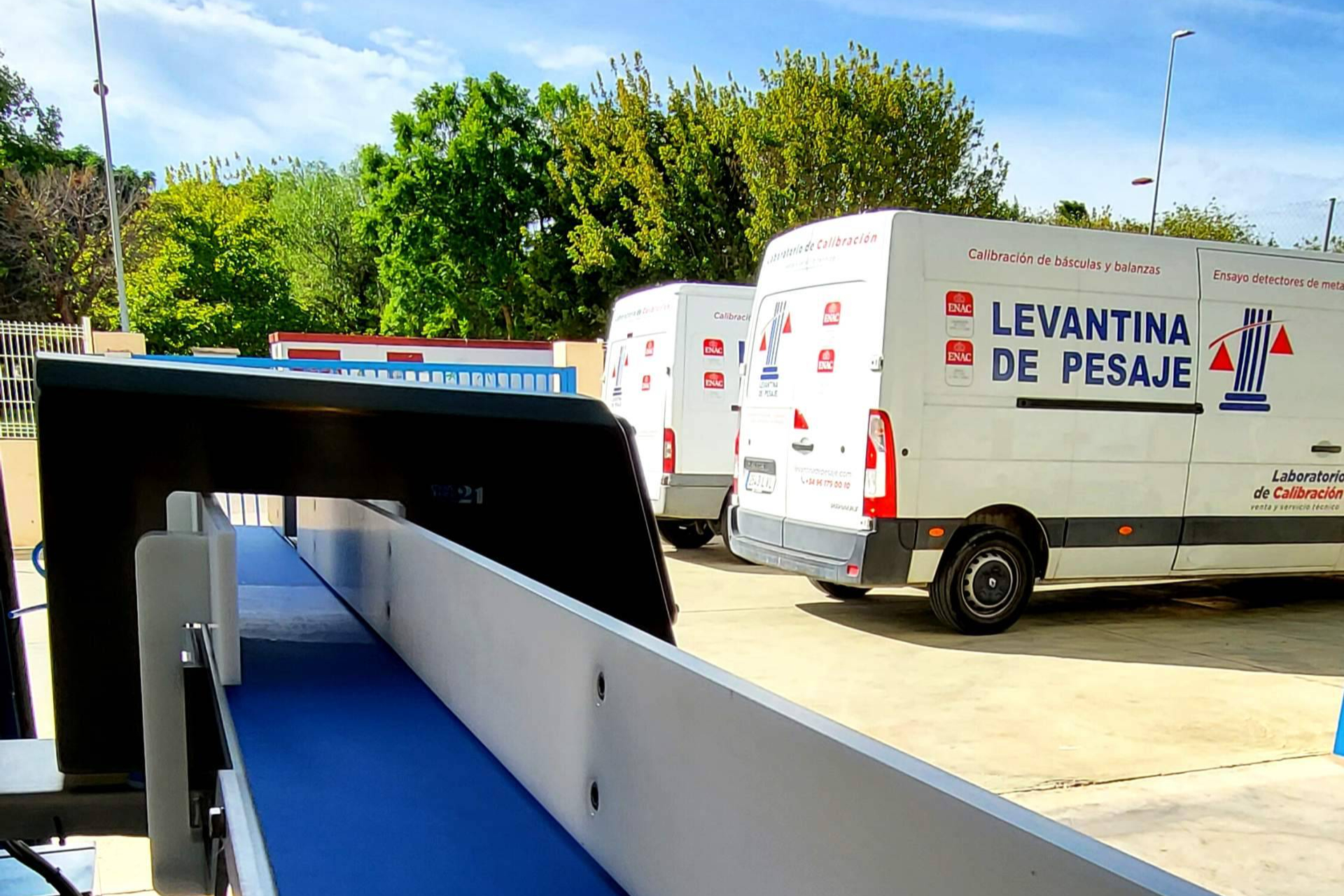 Levantina de Pesaje realiza ensayos acreditados ENAC en detectores de metales y rayos X con máxima precisión