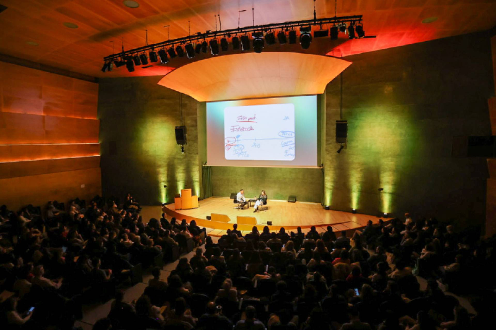 El IV Congreso Regenera reúne a 500 profesionales de la salud integrativa y la PNI Clínica en Barcelona