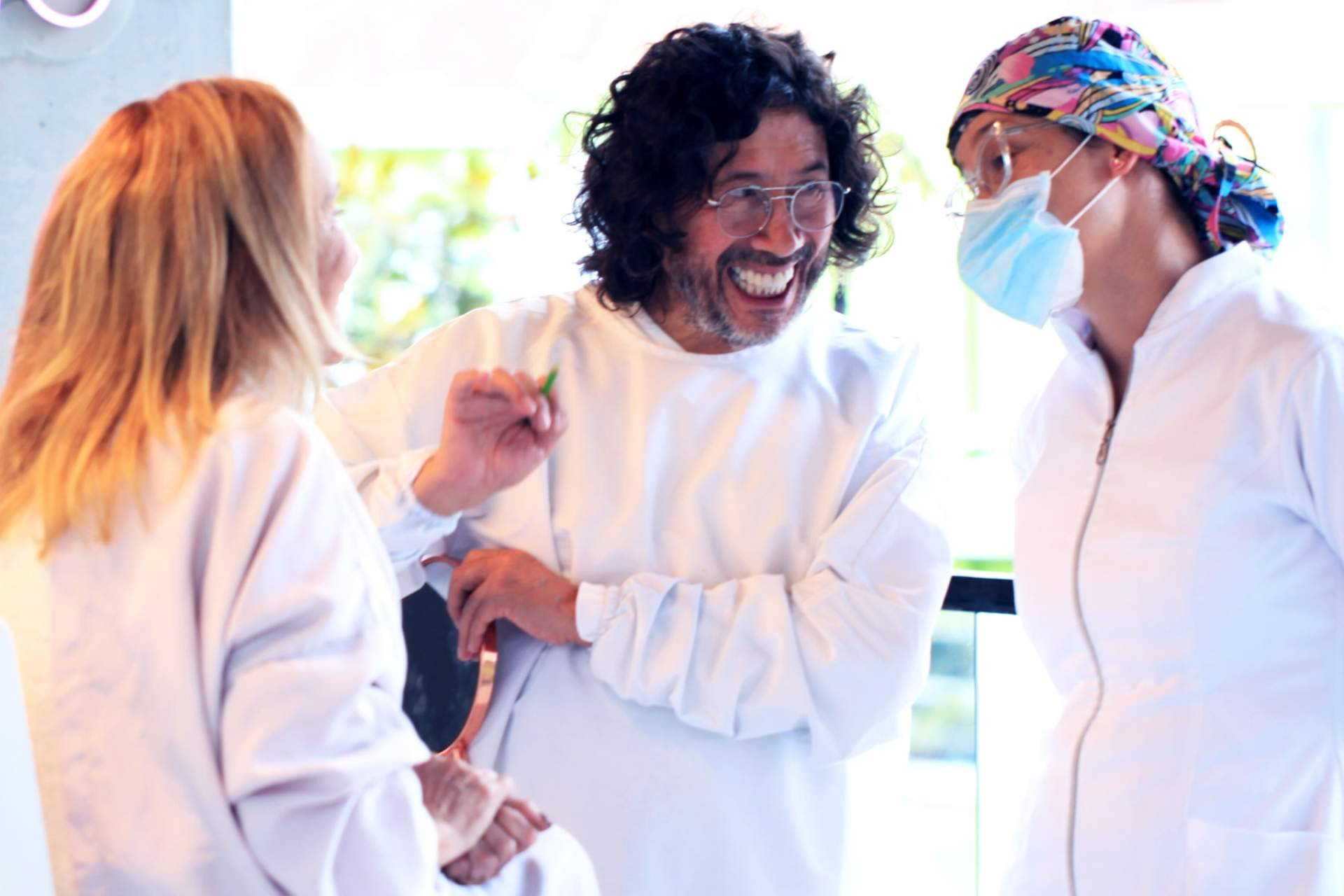 Odontología de Marlon Becerra, clínica de blanqueamiento dental en Bogotá y estética bucal integral