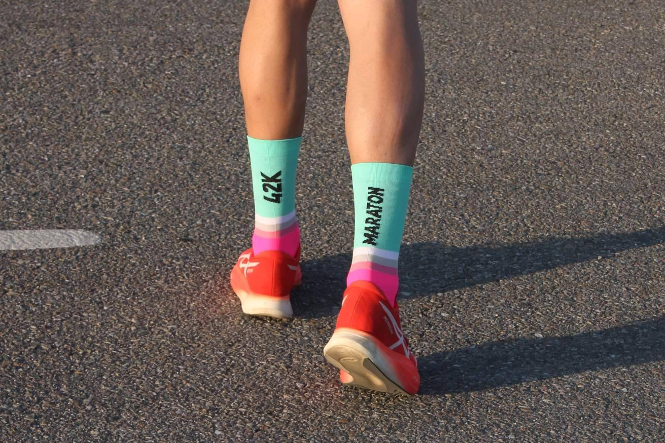 Calcetines running, el detalle técnico que marca la diferencia en una maratón