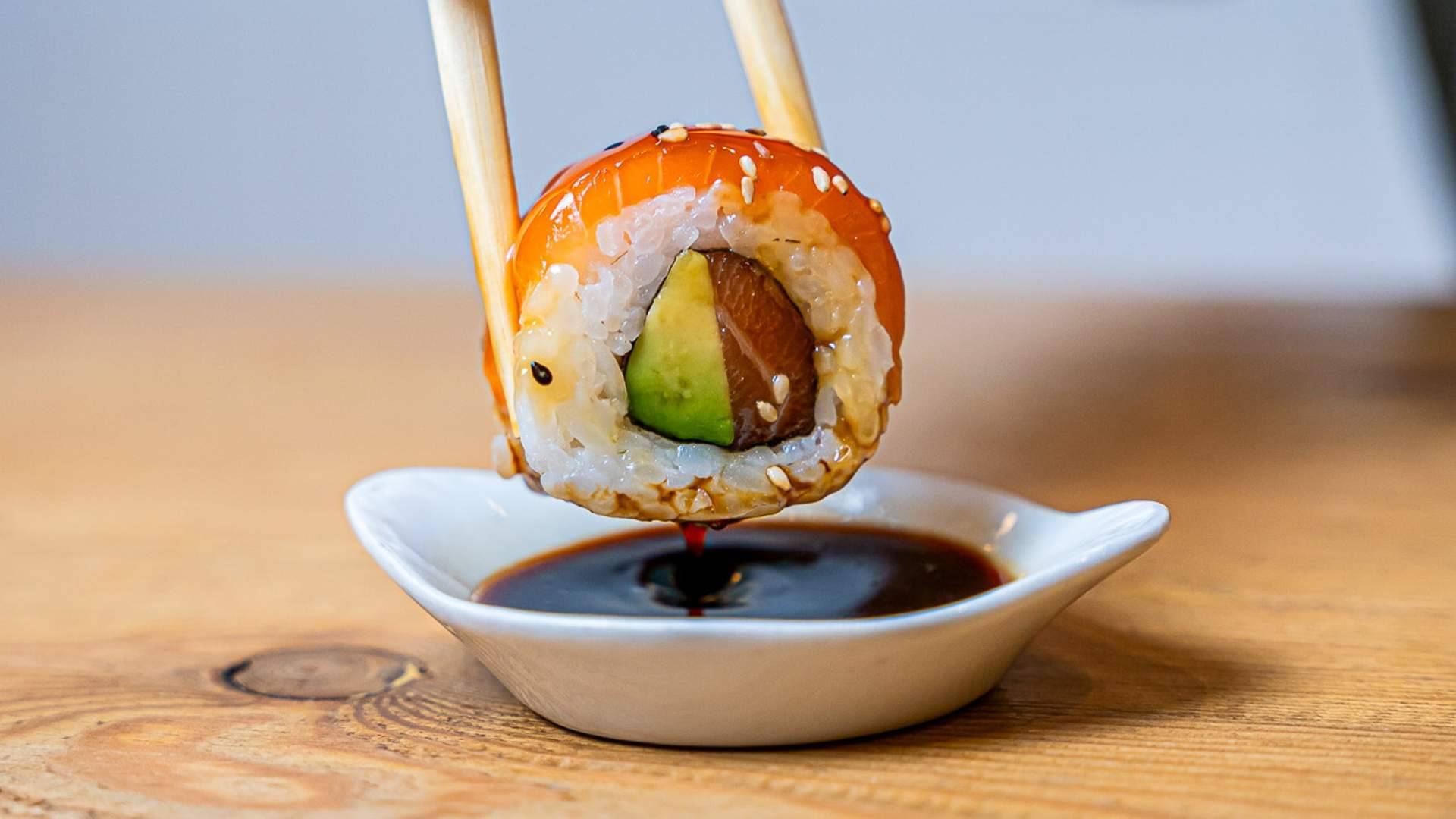 La Uramakeria afianza su crecimiento con sushi urbano, delivery y una carta de casi 100 referencias