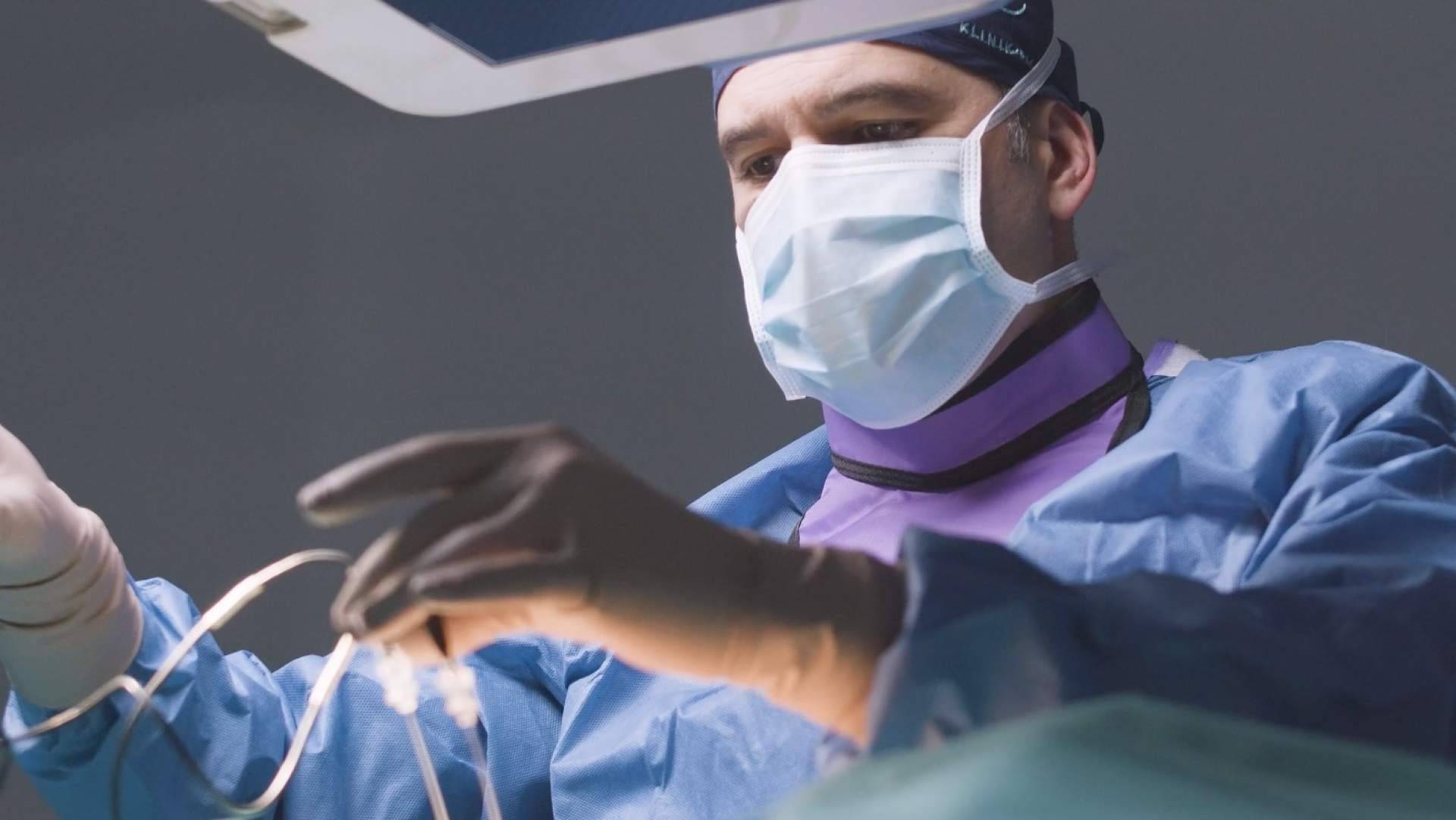 ¿Se puede evitar una operación de columna? Las alternativas actuales para tratar una hernia discal