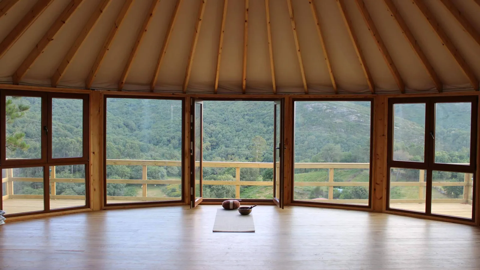 La Yurta Moderna; Un sistema de fabricación de casas modulares prefabricadas que no necesitan licencia